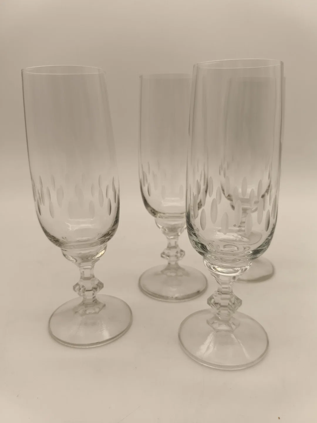 4 Sektgläser geschliffen, Vintage - Bild 1