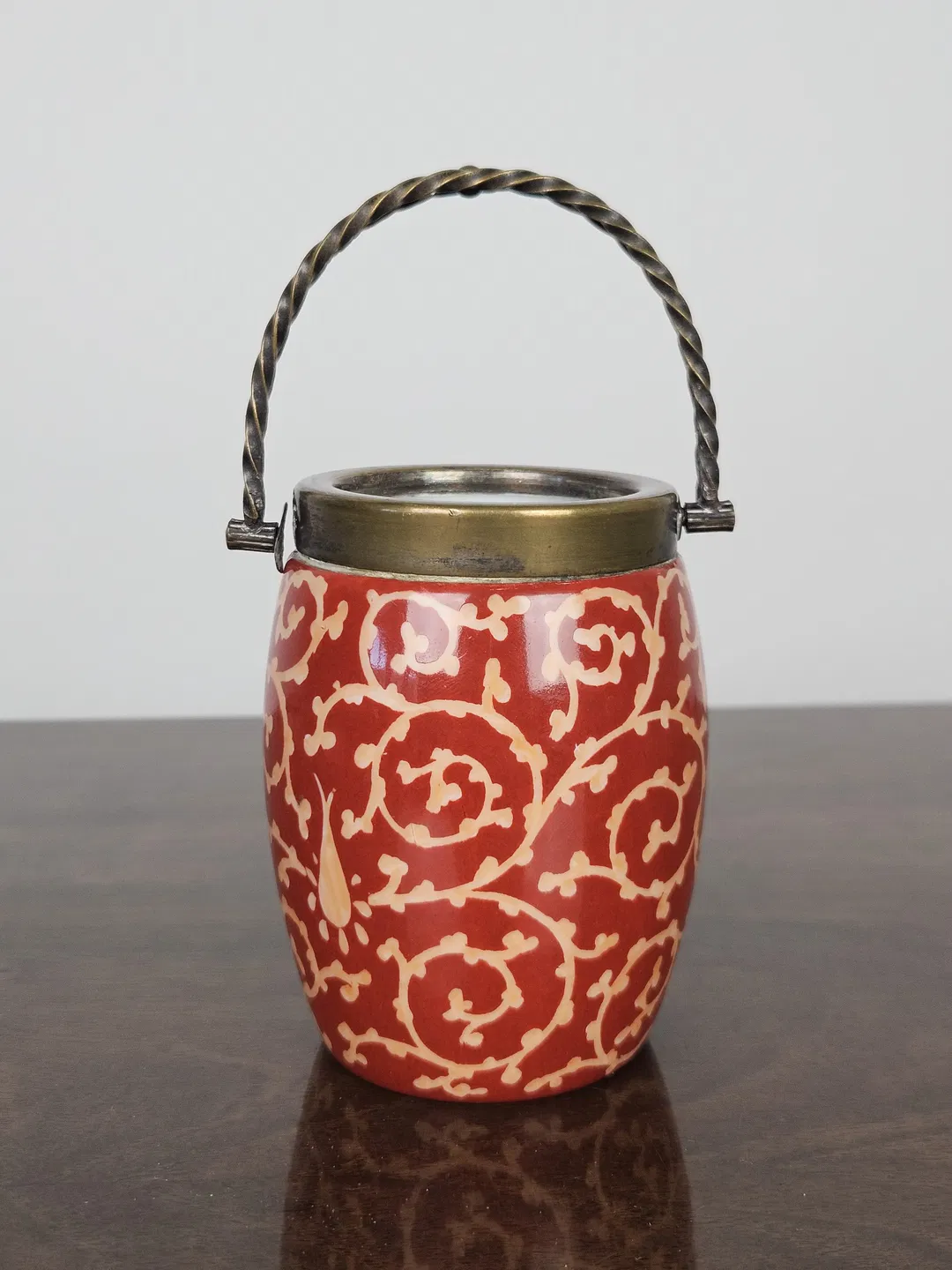 Vintage Porzellangefäß mit Metallgriff - Höhe inkl. Griff ca. 16 cm  - Bild 1