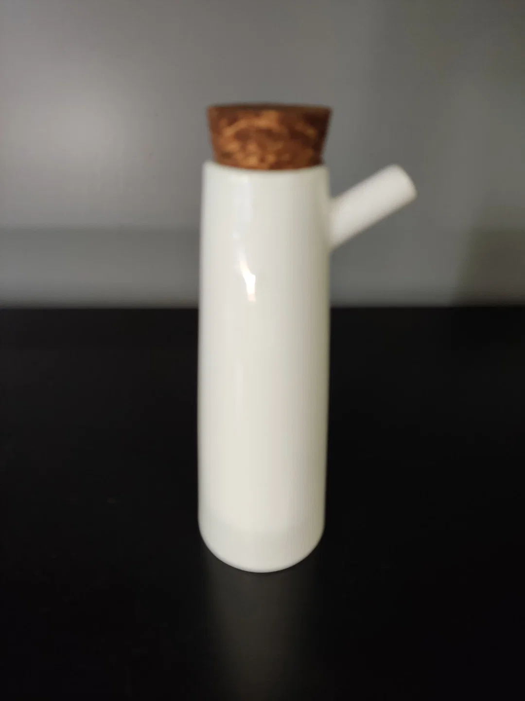 Porzellan-Ölspender, spülmaschinenfest, Höhe 15,5 cm, Durchmesser 5,5 cm – Bild 2