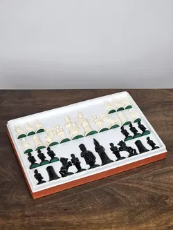 Dekorative Schachfiguren aus Kunststoff  - Bild 2