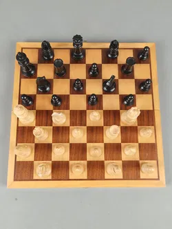 Schachspiel in Holzklappkassette  - Bild 2