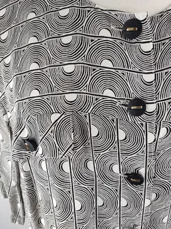 Kostüm kurzarm mit Rundhalsausschnitt, schwarz/weiß gemustert, Größe 46 - Bild 5