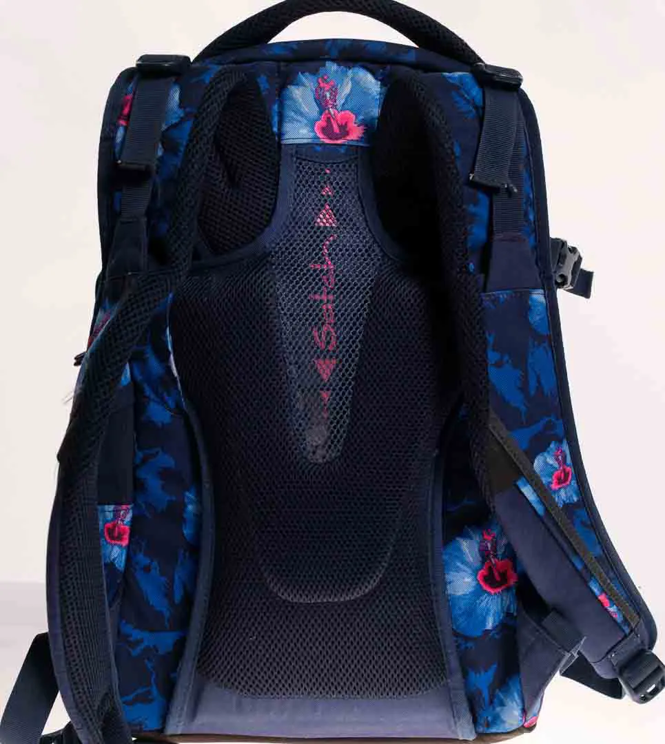Satch Schulrucksack – Blau mit Hibiskus-Muster – ergonomisch & geräumig – Bild 3