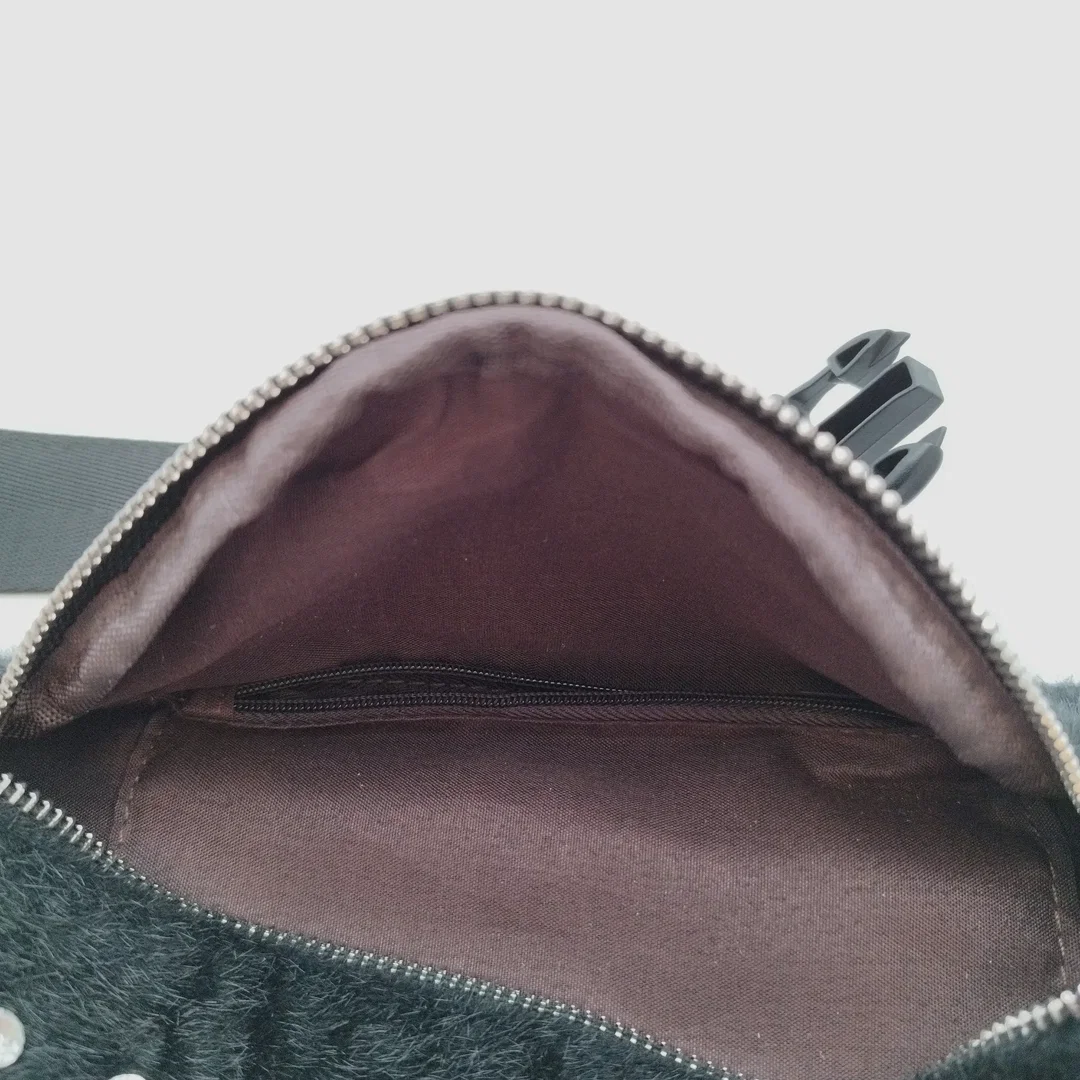 Bauchtasche Schwarz Felloptik mit Strass | Einmaliges Unikat – Bild 6
