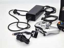 Microsoft Xbox 360 S Set - Xbox 360 Slim Konsole mit 3 Controllern, Chatpad und Zubehör - Bild 9
