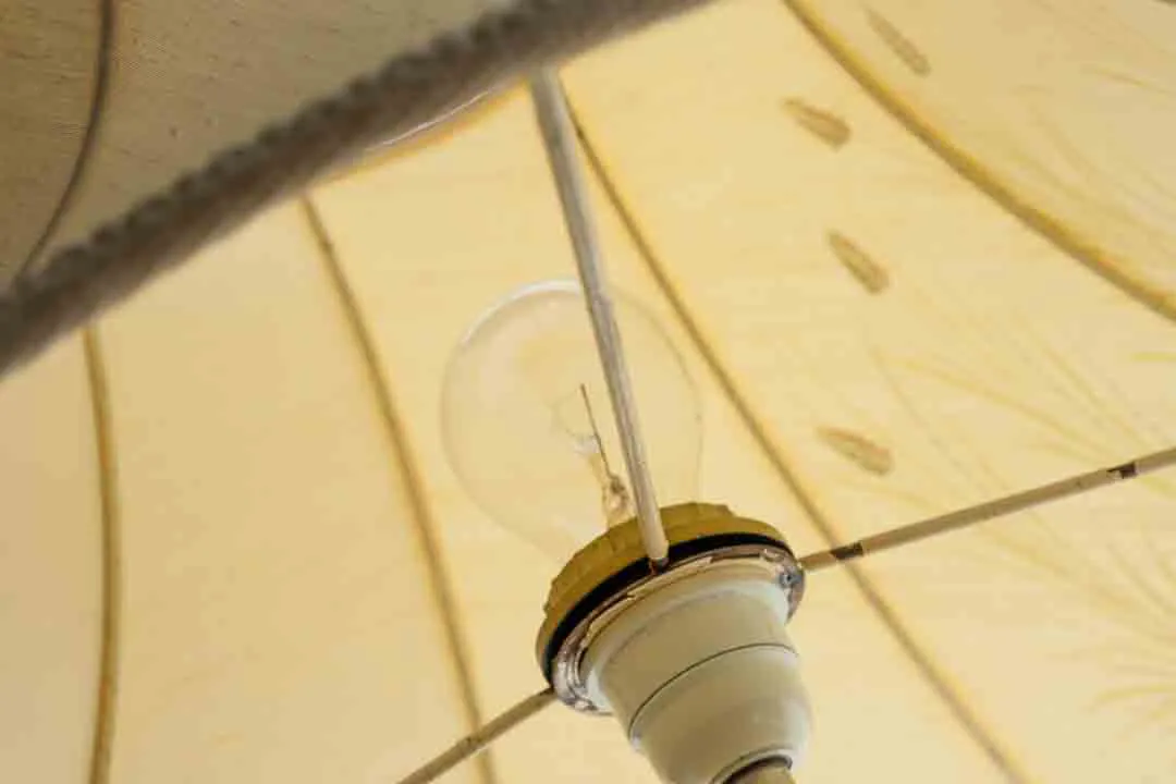 Vintage Tischlampe mit Keramikfuß und Ährenmotiv – Bild 2