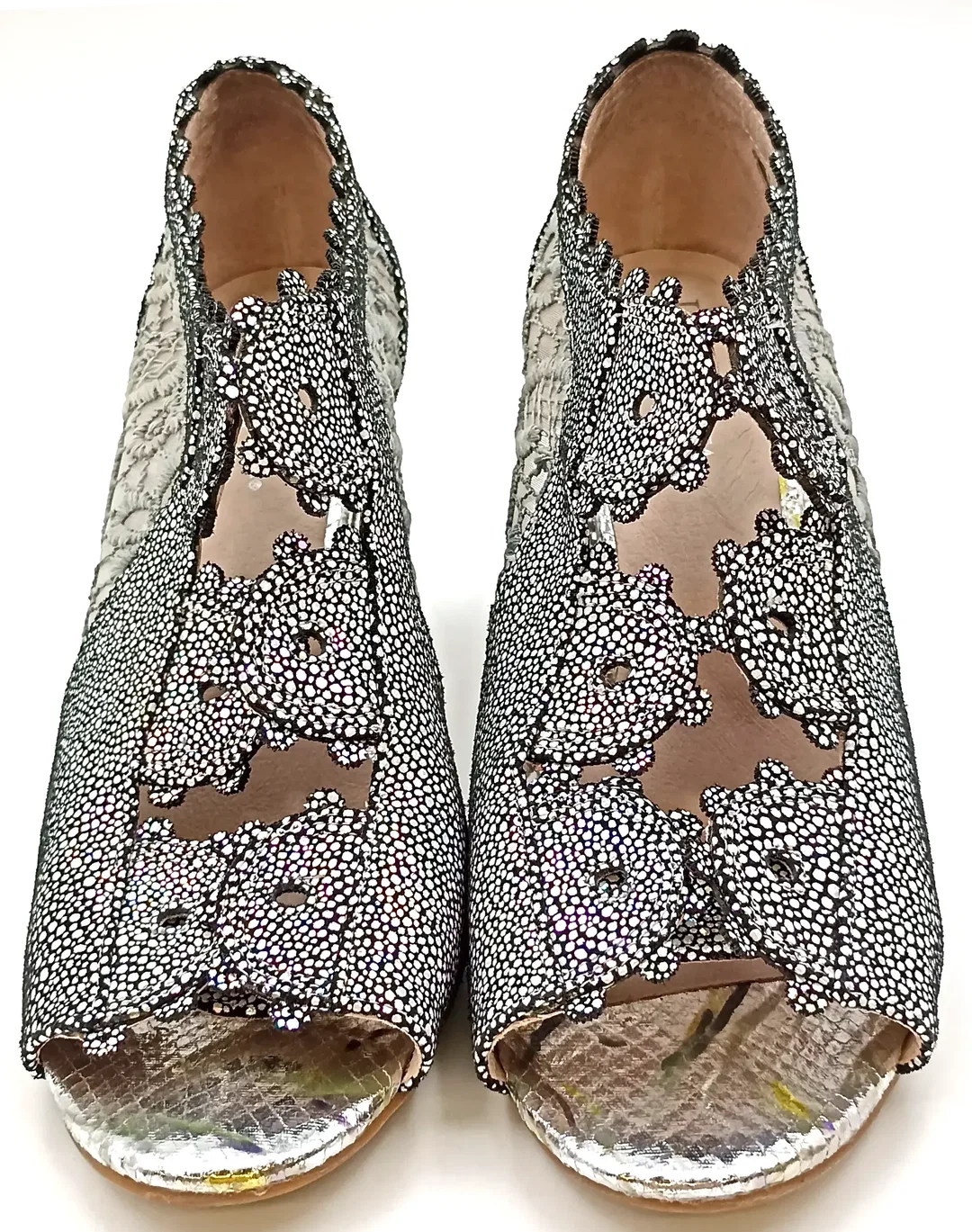 Laura Vita France Damen Peeptoes Pumps Blumendetails  silver/schwarz – Bild 2