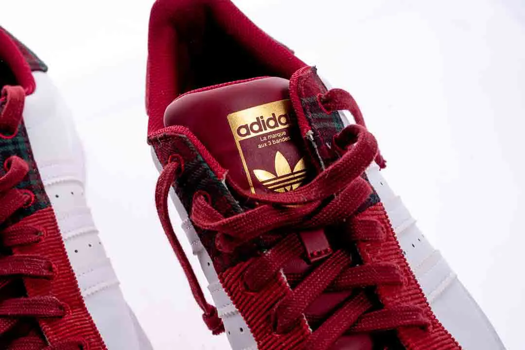 Adidas Superstar Herrensneaker in weiß-rot, Größe 44 2/3 – Bild 4