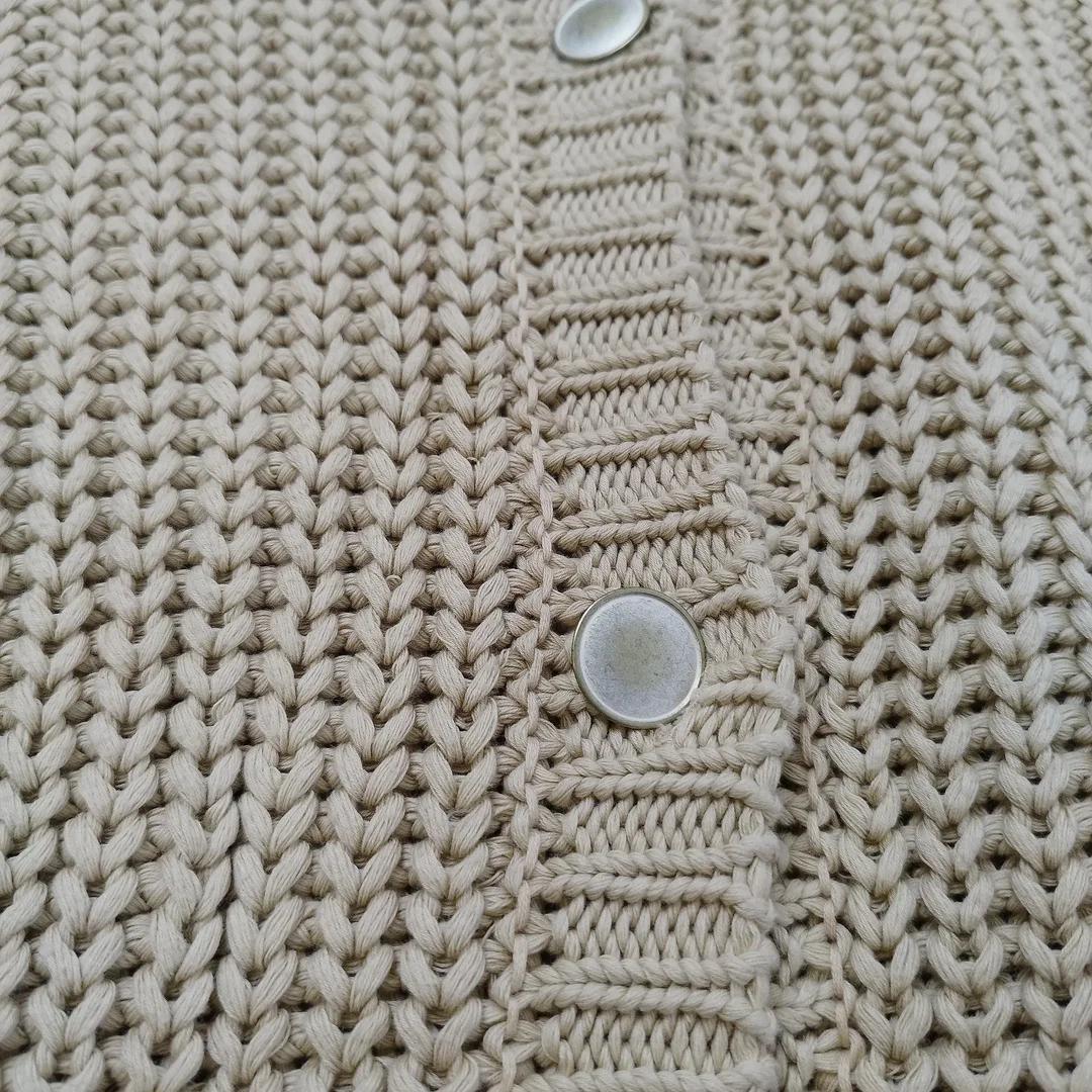 Strickjacke, Twinset-Italien, mit Kapuze Gr. M  – Bild 2