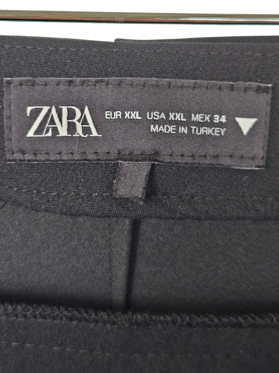 ZARA Damen Short, schwarz - Gr. XXL – Bild 4