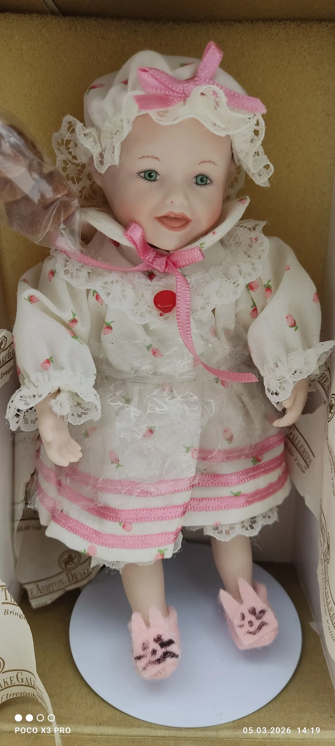 Ashton Drake Porzellanpuppe 'Sarah' | Originalverpackt – Bild 2