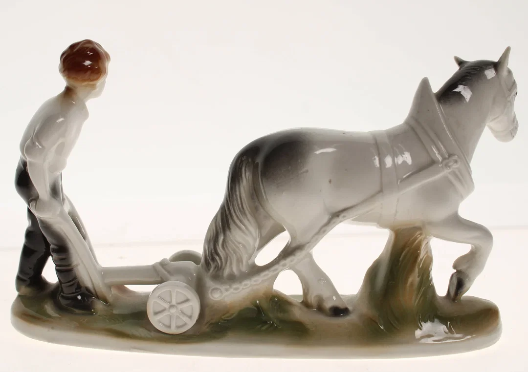 Porzellanfigur Bauer mit Pferdegespann – Handbemalt – Made in Czechoslovakia – Bild 3