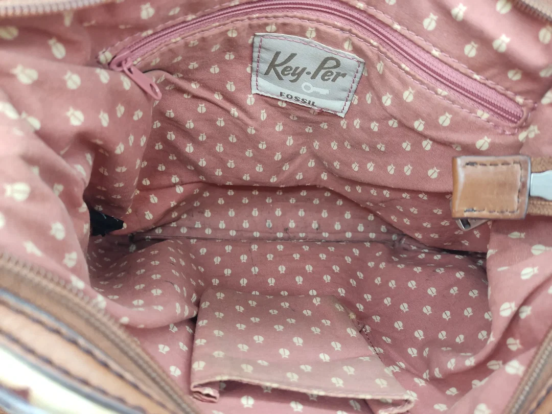 Fossil Tasche mit Blumenmuster und Tragegurt – Bild 4