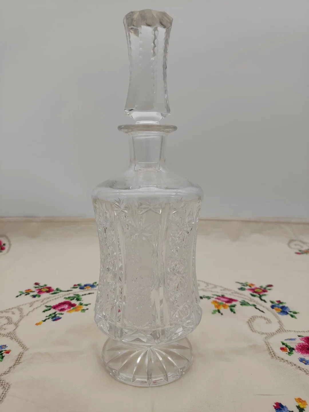 Kristallglas-Karaffe mit feinem Schliff, Höhe / 28 cm – Bild 3