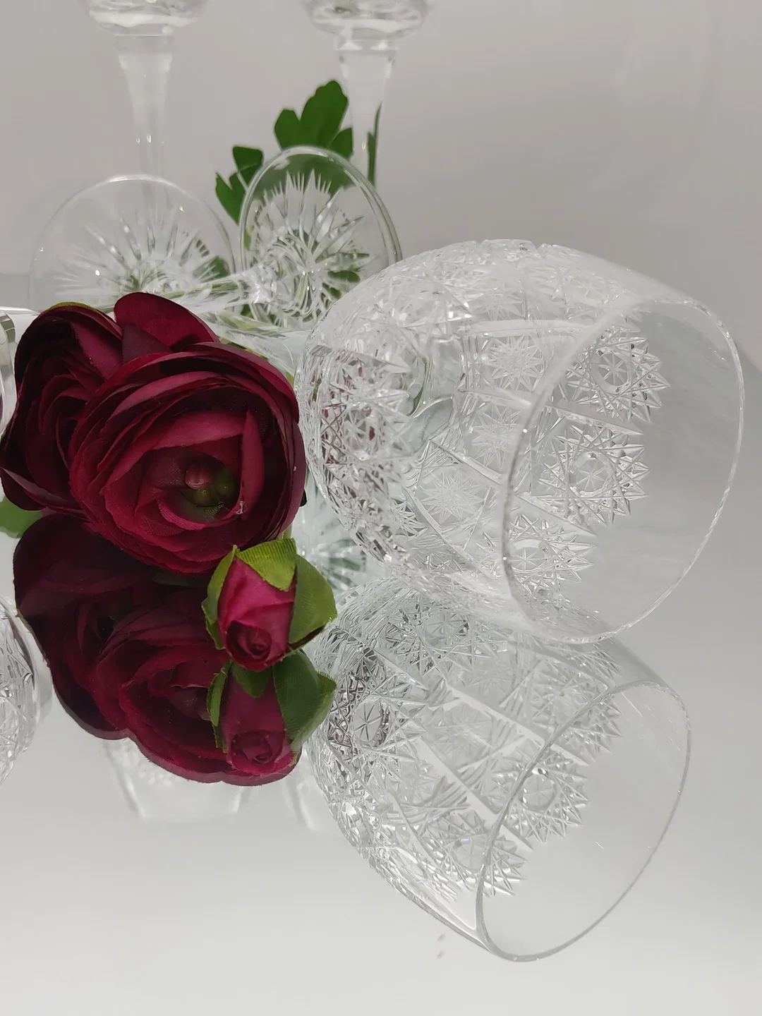 Kristall-Weingläser 4er-Set mit Schliffmuster | Tschechischer Vintage-Schatz – Bild 5