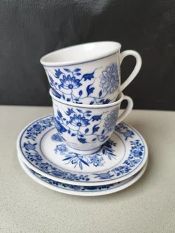 Domestic, 2 Kaffeetassen, Zwiebelmuster  - Bild 1