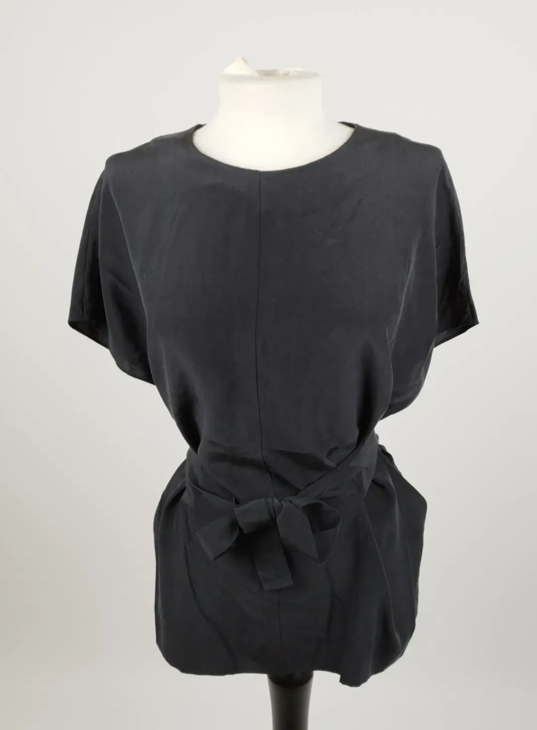 cos Oberteil mit Taillen-Band / Gr. 42 / 100% Seide - Bild 1