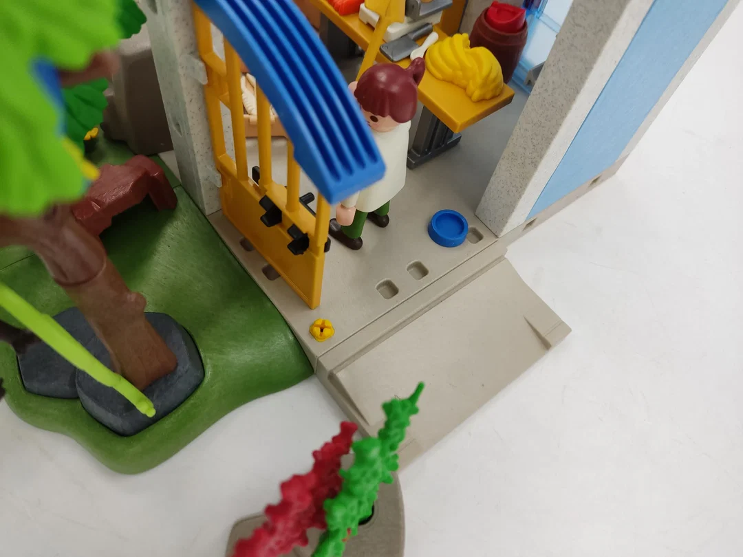 Playmobil Zoowärterhaus mit Affengehege + 3 Kinder und Kleinteile – Bild 6