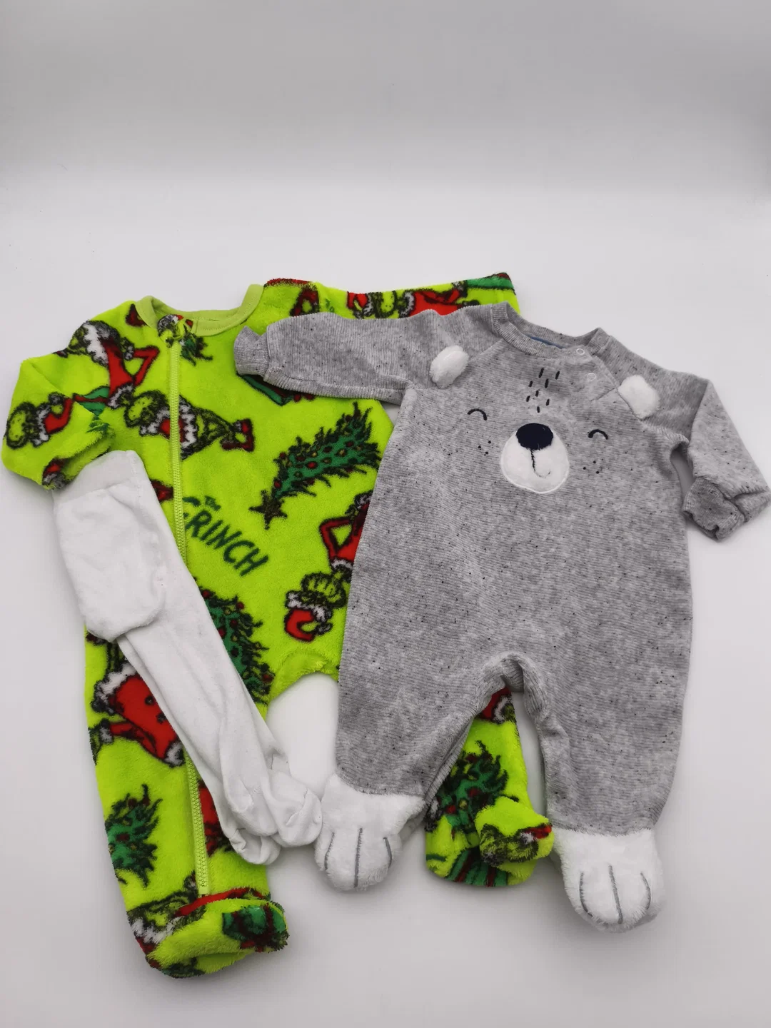 2er Baby-Strampler, Gr. 62, "Der Grinch" und süßer Bärenstrampler, gratis Sterntaler-Strumpfhose dazu – Bild 1