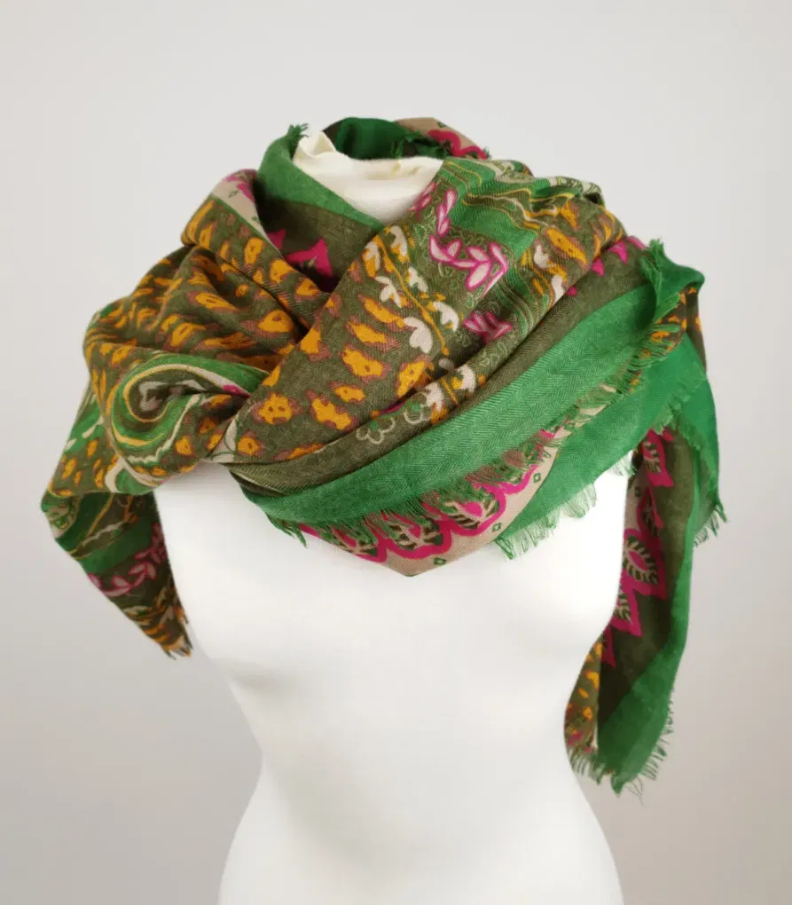 Bemusterter Schal - ca. 180cm lang - 100% Viskose - Bild 4