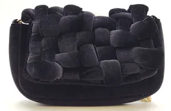 ONLY Samthandtasche schwarz mit geflochtenem Muster  - Bild 2