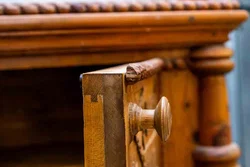 Antike Vollholzkommode Vintage - Charmante Aufbewahrung für Ihr Zuhause – Vorschau 4