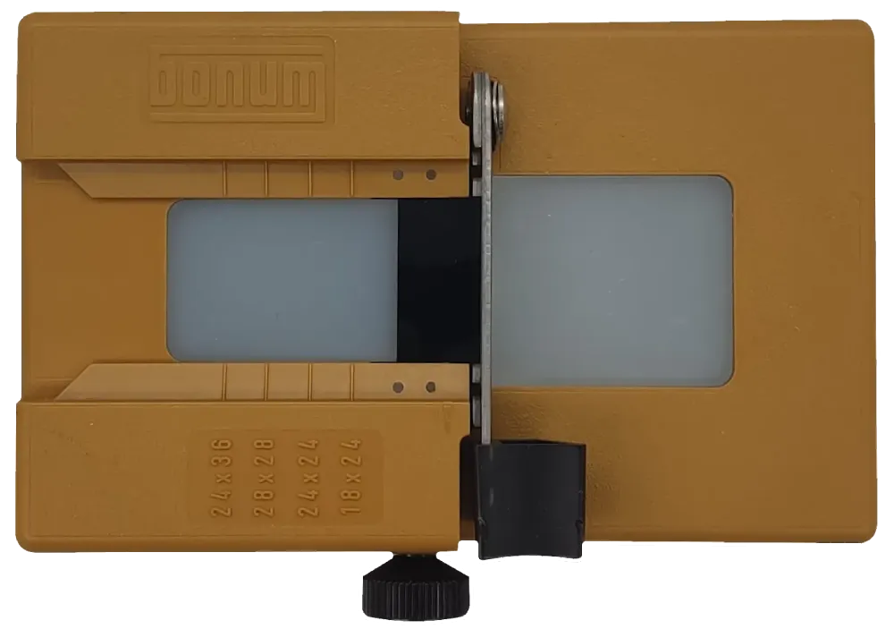 BONUM Dia Cutter / Filmschneider für 4 Formate mit Beleuchtung – Bild 3