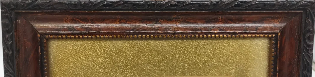Schöner Alter Bilderrahmen mit Stoffbildniss Breite ca 28,5cm Höhe ca 29cm – Bild 4