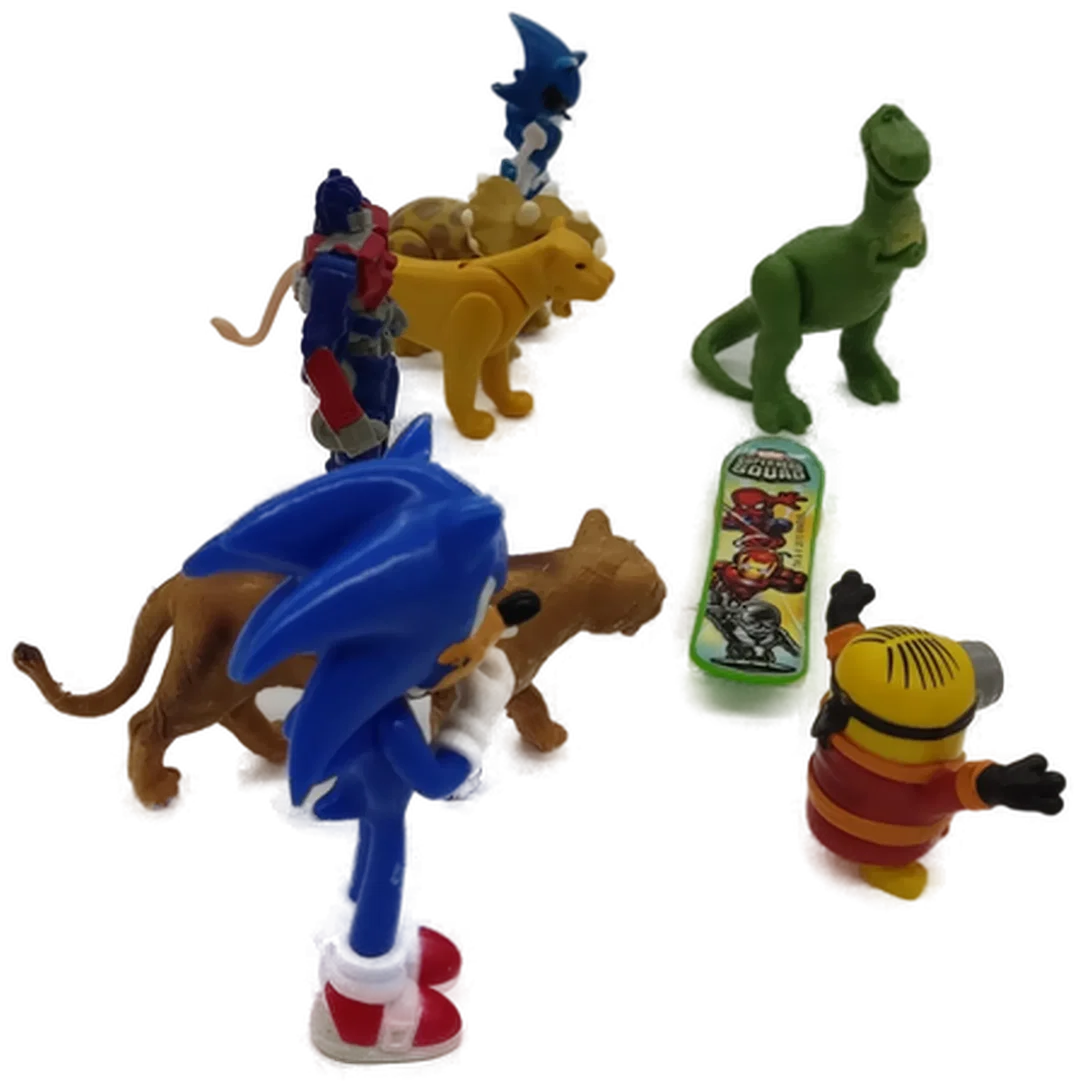 8 Spielzeugfiguren + Skateboard – Bild 5