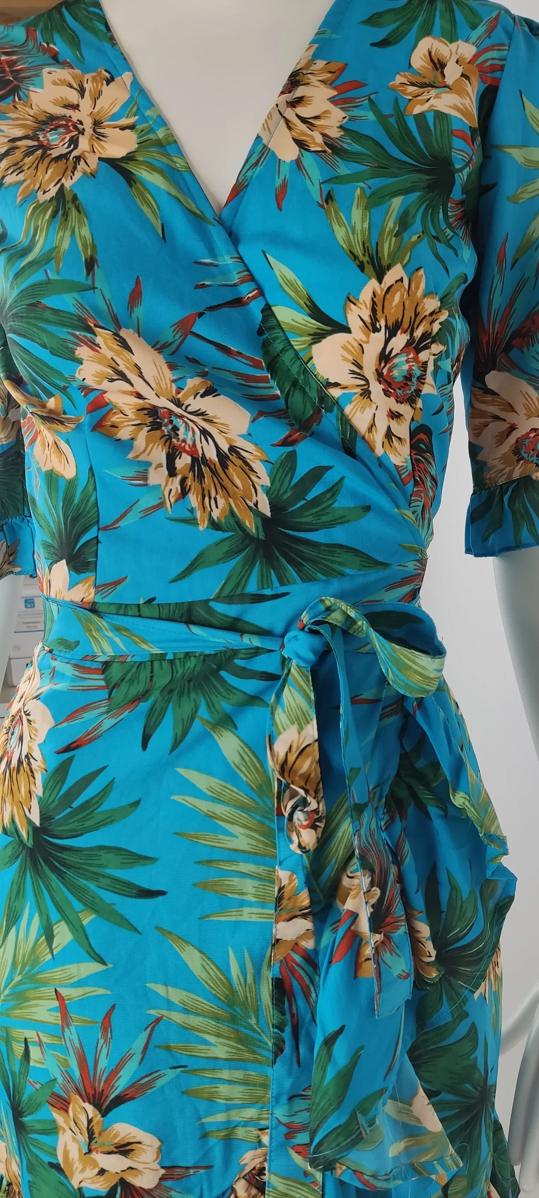 Sommer-Wickelkleid mit floralem Muster - Größe EUR 36 – Bild 6