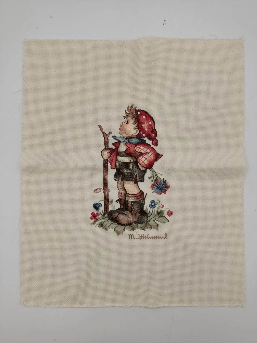 M. J. Hummel Vintage Kreuzstich-Bild: Junge mit Wanderstab – Bild 2