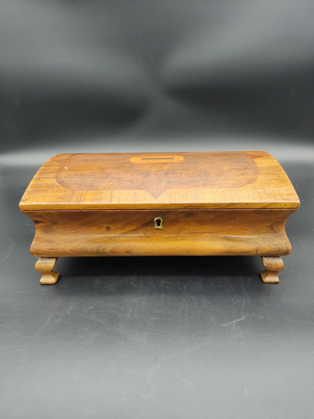 Vintage Aufbewahrungsschatulle aus Holz mit Schlüssel – Bild 2