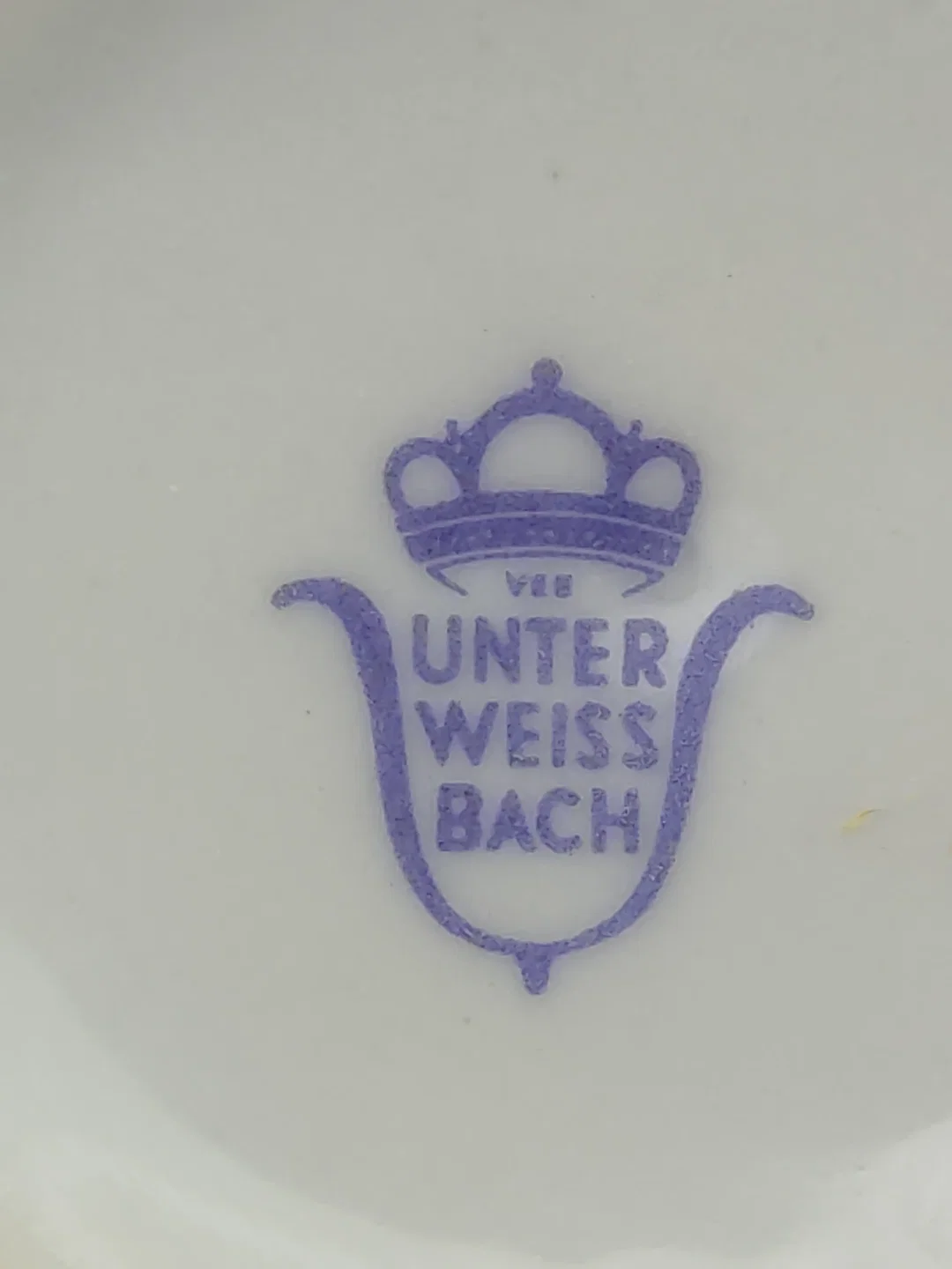 Porzellanvase mit Blumenmotiv aus Unterweissbach | DDR-Ostalgie Henkelvase – Bild 7