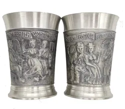 Zinnbecher Set 6-teilig von BMF (Bayerische Metallwarenfabrik) - Mittelalterliches Reliefmotiv - Reinzinn, inkl. Zinnkanne mit Deckel - Bild 4