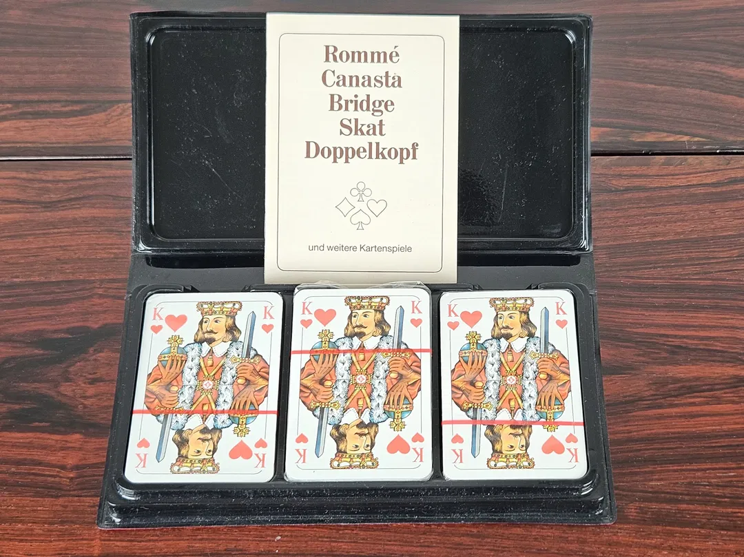 Romme, Canasta, Bridge, Skat, Doppelkopf und weitere Kartenspielen - Gesellschaftsspiel - Bild 4