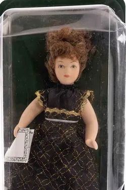  DE AGOSTINI Sammlerpuppe / Porzellanpuppe, Höhe 15cm - Bild 2