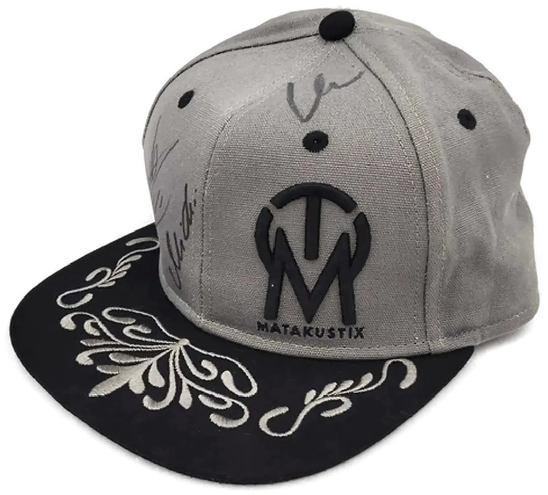 Schildkappe Matakustix mit Autogrammen - Bild 4