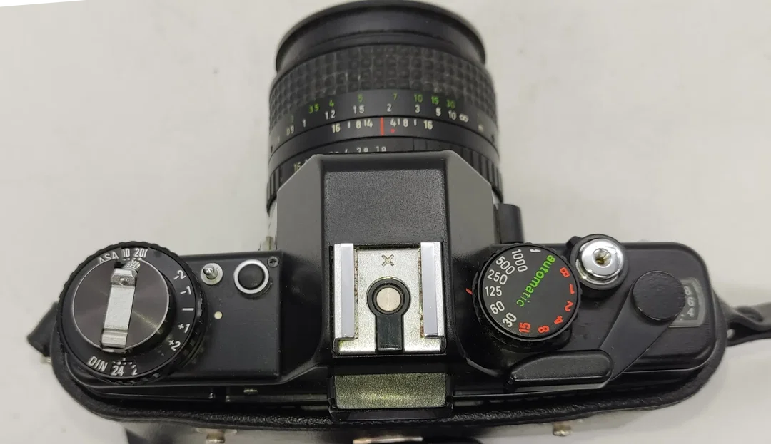 Praktica Spiegelreflex-Kamera B 200 electronic mit Objektiv Pentacon Praktica 1:1,8  50mm  – Bild 2