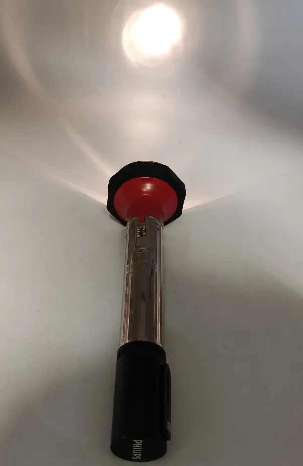 Philips Retro Taschenlampe silber/rot/schwarz  – Bild 3
