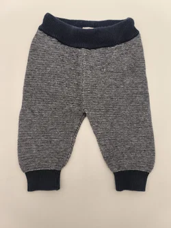 7 Stk. Babyhosen und Shirts, Gr. 50/56 – Vorschau 7