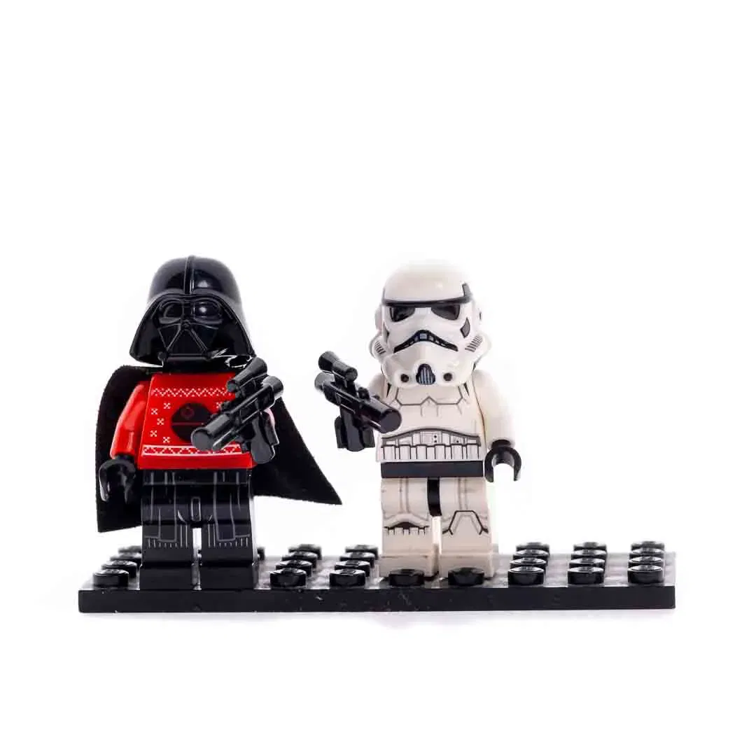 LEGO Star Wars Minifiguren Darth Vader & Stormtrooper mit Weihnachts-Pullover - Bild 1