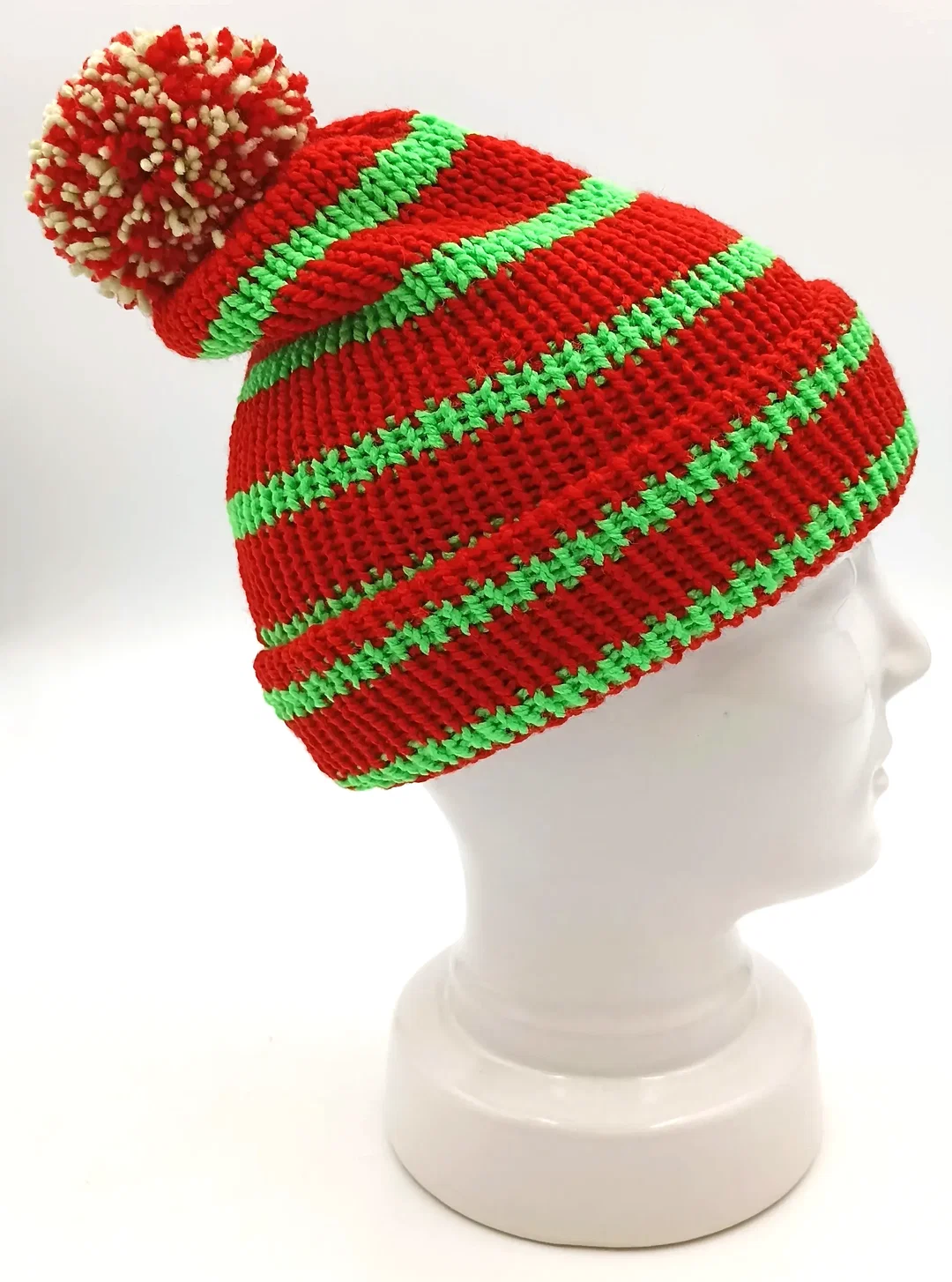 Handgestrickte Pudelmütze – Bild 1