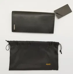 Fendi Geldtasche inkl. Täschchen mit Etikett - Bild 4