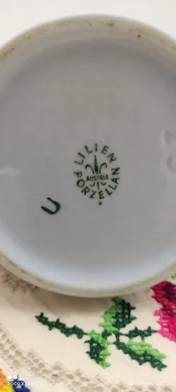 Lilien Porzellan Kanne mit Becher | Zeitreise-Stück - Bild 7