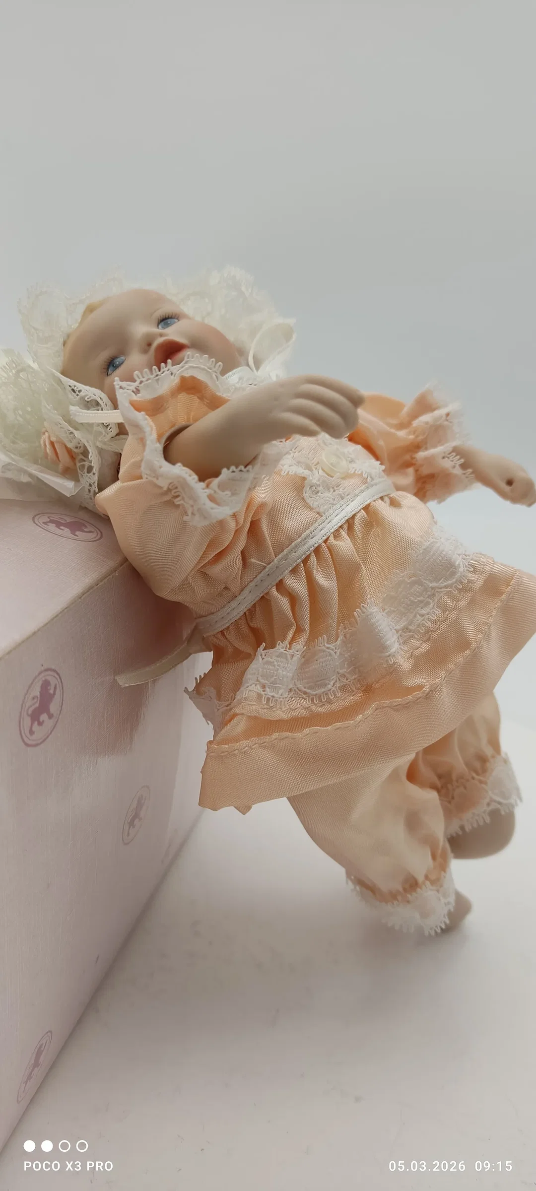 Ashton Drake Porzellanpuppe 'Heather' | Sammlerstück – Bild 9