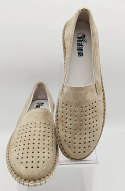 Beige Leder-Slipper Damen (Gr. 40) Kalapua | Zeitloser Charme - Bild 1