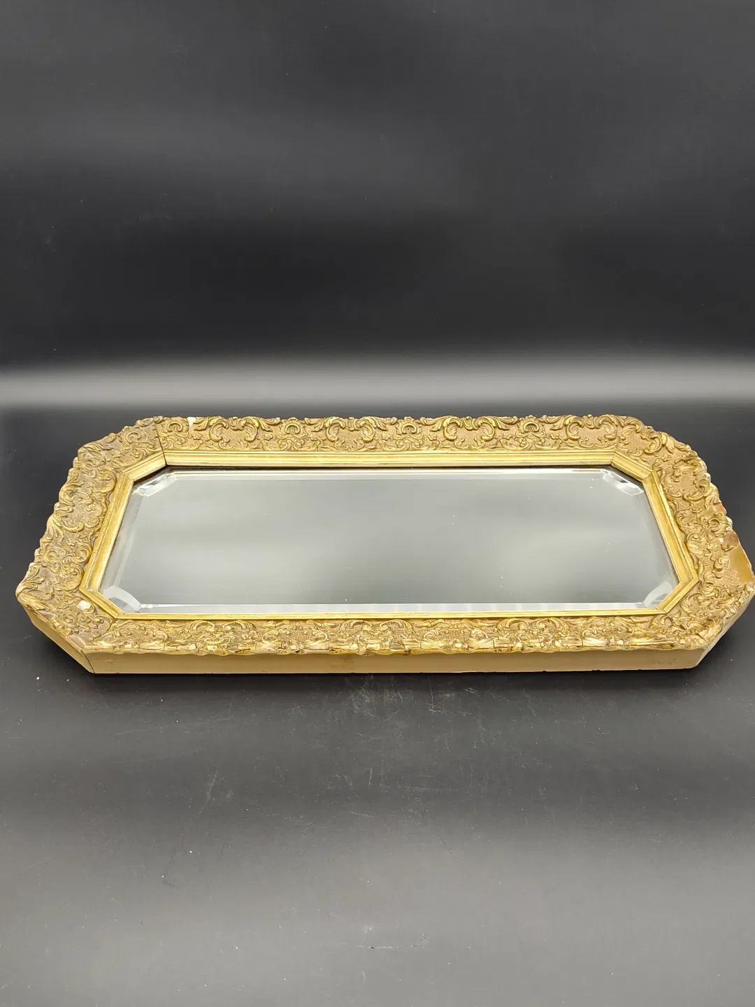 Kleiner schmaler Wandspiegel / Vintage / Goldfarbener Holzrahmen - Bild 1