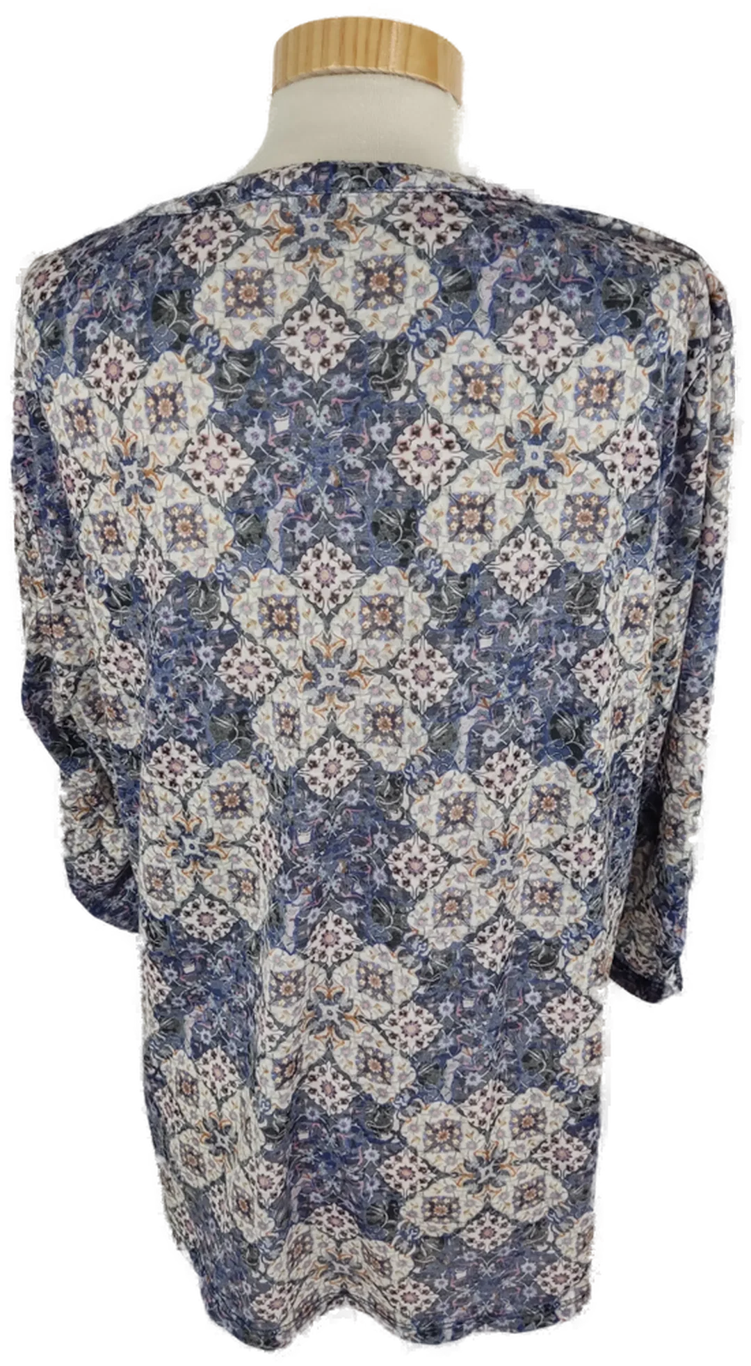 T-Shirt "Canda", dreiviertelarm mit V-Ausschnitt, gemustert, Größe 46 – Bild 2