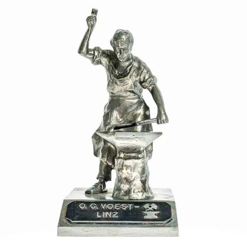O.G. VOEST LINZ Statue Schmied – Bild 1