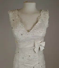 Modernes Brautkleid - ca. Größe 36 - Bild 2